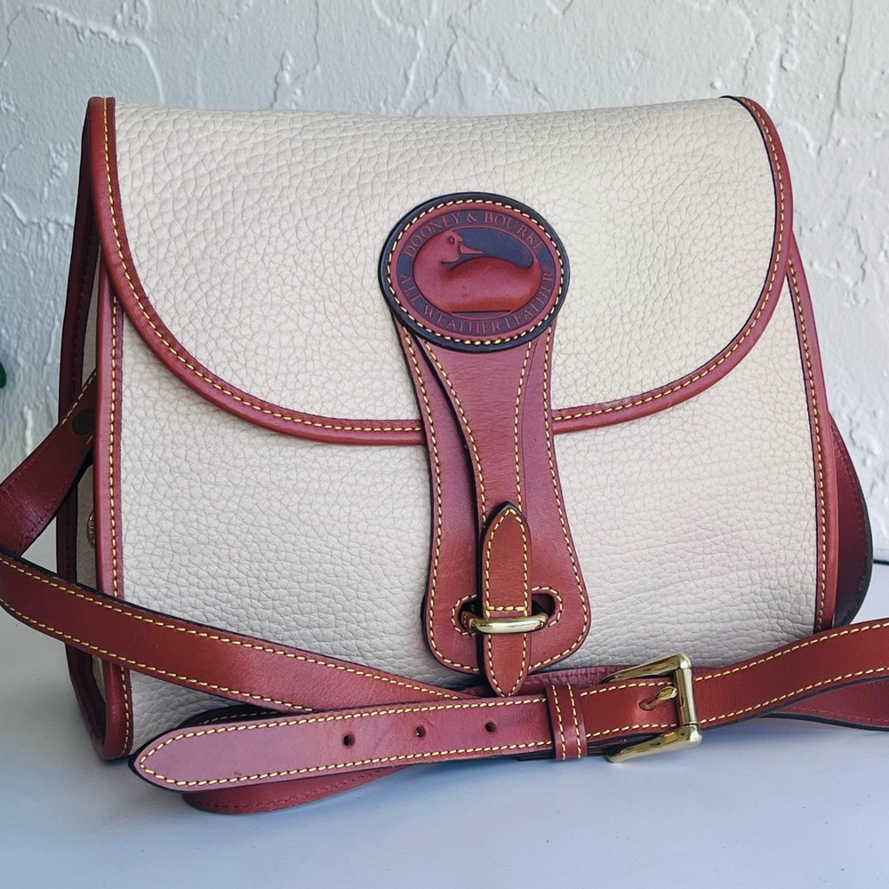 VINTAGE DOONEY AND BOURKE  BEIGE/CREAM ESSEX AWL SHOULDER CROSSBODY BAG TAN TRIM - Picture 14 of 16